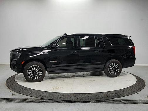 2023 GMC Yukon XL 4WD AT4