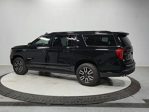 2023 GMC Yukon XL 4WD AT4