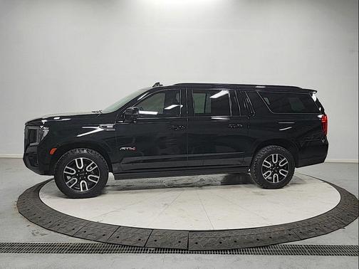 2023 GMC Yukon XL 4WD AT4