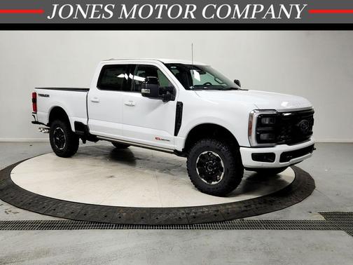 OXFORD WHITE 2026 Ford F-250 Lariat Truck