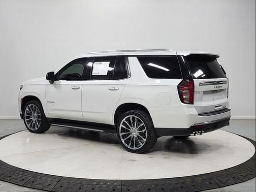 Iridescent Pearl Tricoat 2023 Chevrolet Tahoe Premier