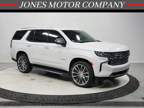 Iridescent Pearl Tricoat 2023 Chevrolet Tahoe Premier