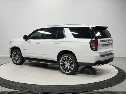 Iridescent Pearl Tricoat 2023 Chevrolet Tahoe Premier