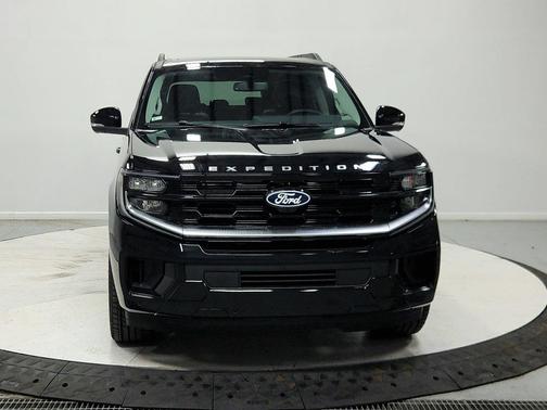 Agate Black Metallic 2027 Ford Expedition Max Platinum
