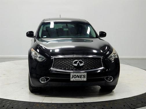 2017 INFINITI QX70 Base
