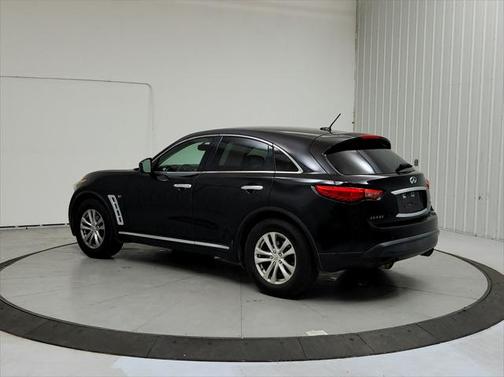 2017 INFINITI QX70 Base