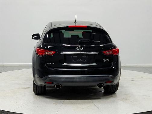 2017 INFINITI QX70 Base