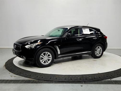 2017 INFINITI QX70 Base