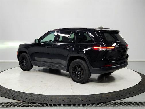 2024 Jeep Grand Cherokee Altitude