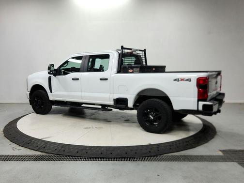 Oxford White 2023 Ford F-250 XL