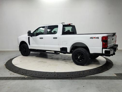 Oxford White 2023 Ford F-250 XL