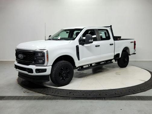 Oxford White 2023 Ford F-250 XL