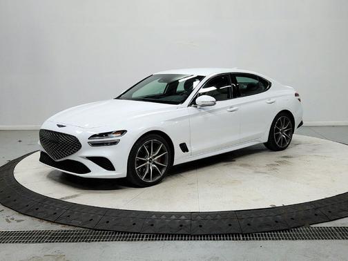 Uyuni White 2025 Genesis G70 2.5T RWD
