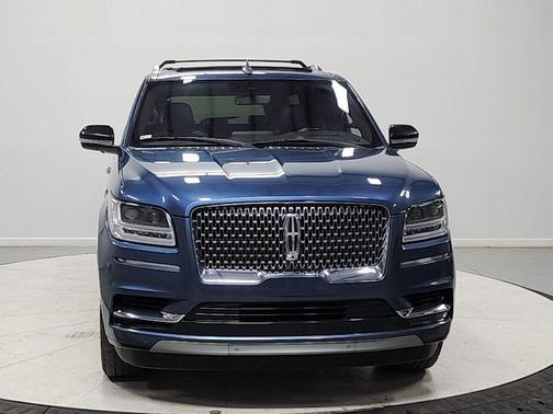 BLUE DIAMOND METALLIC 2019 Lincoln Navigator L Reserve