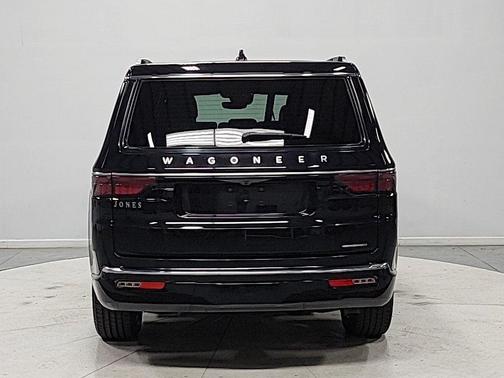 Diamond Black Crystal Pearlcoat 2024 Jeep Wagoneer Series II 4x4
