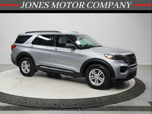 ICONIC SILVER METALLIC 2022 Ford Explorer XLT