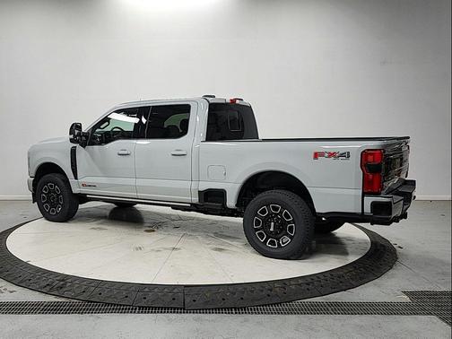 Avalanche 2026 Ford F-250 Platinum