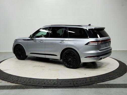 Silver Radiance Metallic Clearcoat 2024 Lincoln Aviator Black Label AWD