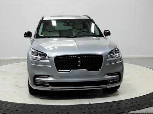 Silver Radiance Metallic Clearcoat 2024 Lincoln Aviator Black Label AWD