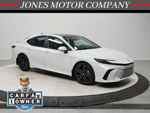 Wind Chill Pearl 2025 Toyota Camry XSE