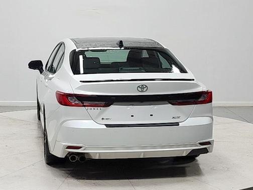 Wind Chill Pearl 2025 Toyota Camry XSE