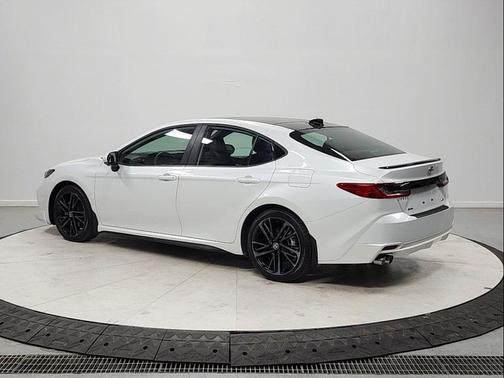 Wind Chill Pearl 2025 Toyota Camry XSE