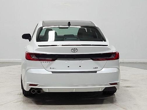 Wind Chill Pearl 2025 Toyota Camry XSE