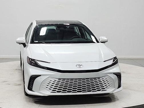 Wind Chill Pearl 2025 Toyota Camry XSE