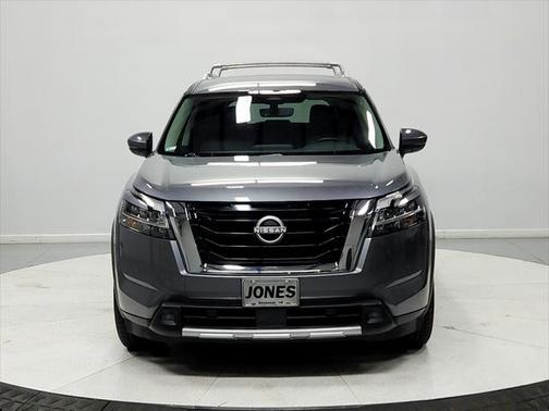 2023 Nissan Pathfinder SL FWD