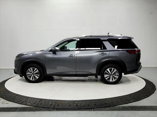 2023 Nissan Pathfinder SL FWD
