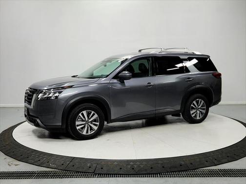 2023 Nissan Pathfinder SL FWD