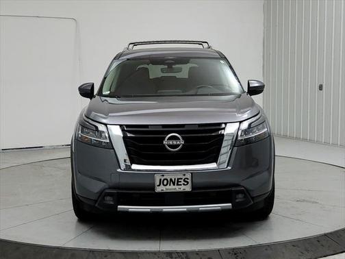 2023 Nissan Pathfinder SL FWD