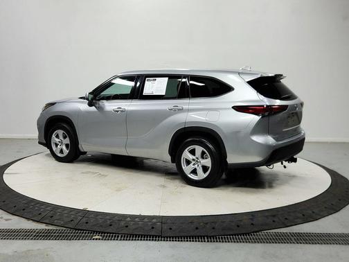 Celestial Silver Metallic 2021 Toyota Highlander LE