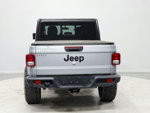 Silver Zynith Clearcoat 2023 Jeep Gladiator Sport