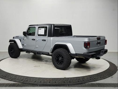 Silver Zynith Clearcoat 2023 Jeep Gladiator Sport