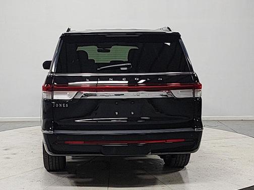 Infinite Black Metallic Clearcoat 2023 Lincoln Navigator Reserve