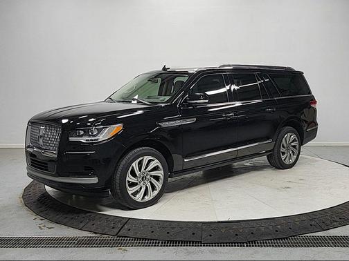 Infinite Black Metallic Clearcoat 2023 Lincoln Navigator Reserve
