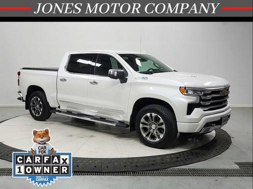 Iridescent Pearl Tricoat 2024 Chevrolet Silverado 1500 High Country