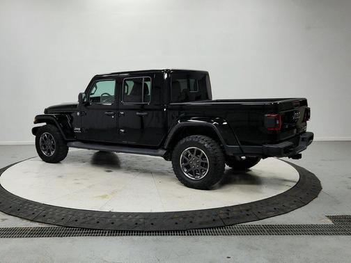 Black Clearcoat 2022 Jeep Gladiator Overland