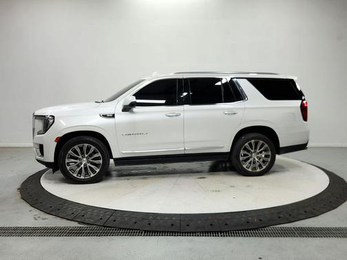 White Frost Tricoat 2021 GMC Yukon Denali