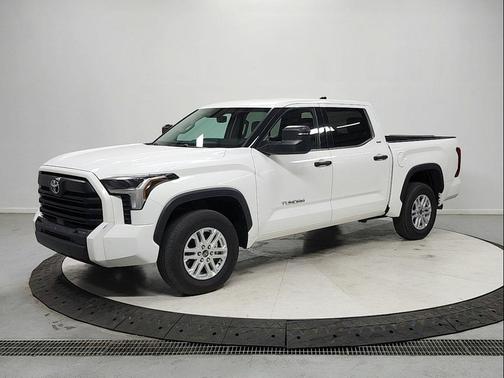 White 2022 Toyota Tundra SR5