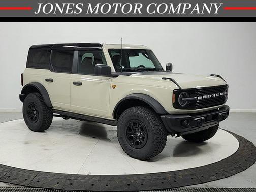 DESERT SAND 2026 Ford Bronco Badlands