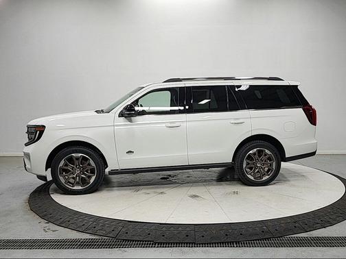 White 2027 Ford Expedition King Ranch