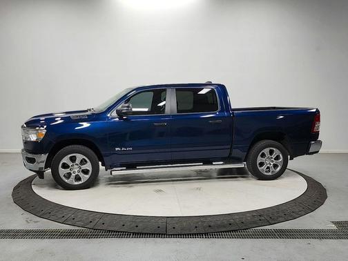 Patriot Blue Pearlcoat 2024 RAM 1500 Big Horn/Lone Star