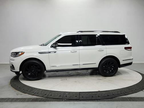 2024 Lincoln Navigator Premiere