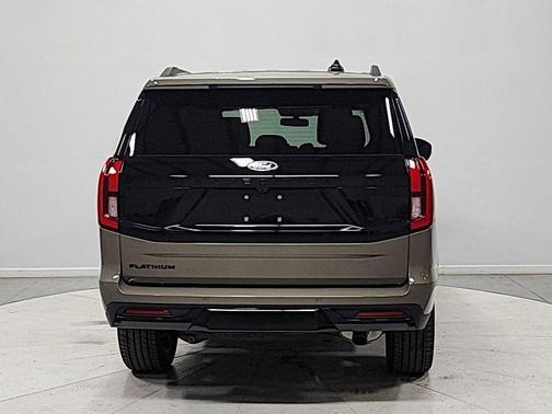 Gray 2027 Ford Expedition Platinum