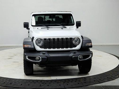 Bright White Clearcoat 2025 Jeep Gladiator Sport S