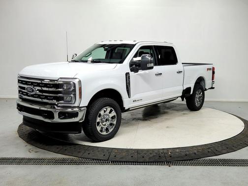 OXFORD WHITE 2026 Ford F-250 Lariat
