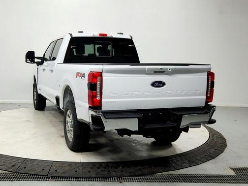 OXFORD WHITE 2026 Ford F-250 Lariat