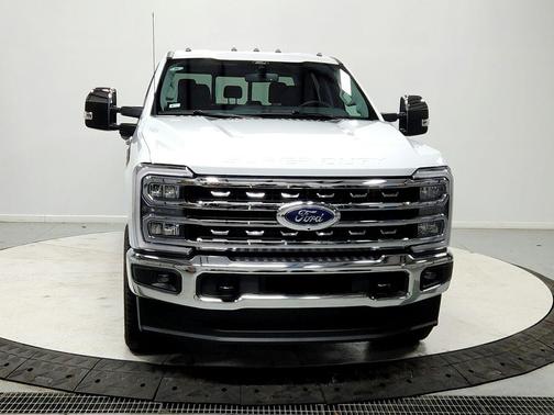OXFORD WHITE 2026 Ford F-250 Lariat